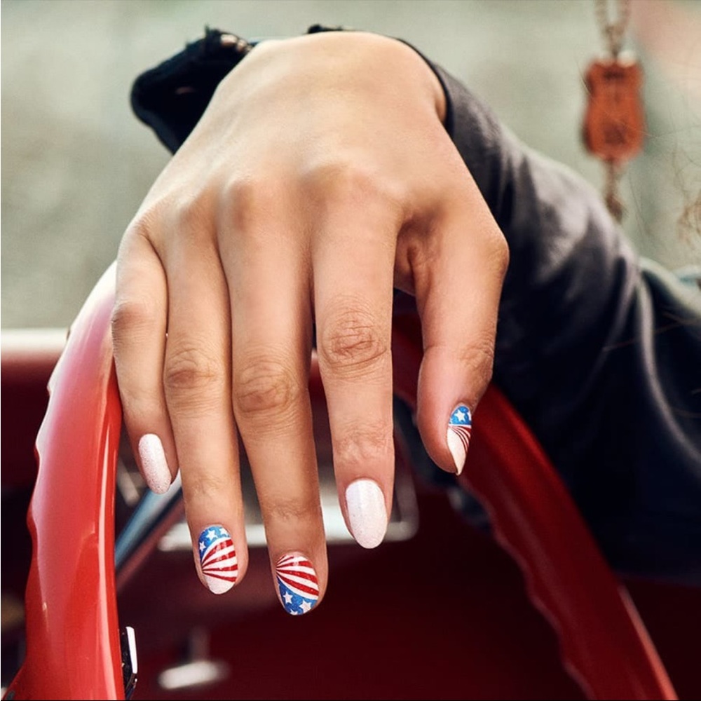 *Retired* Color Street: American Dream | Fourth of July Patriotic America Red - Picture 11 of 16
